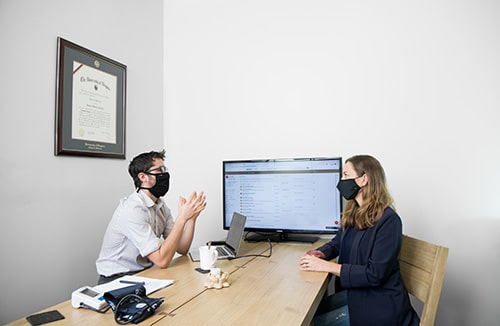 Therapiest direct the patient for therapy at Charlottesville Hyperbarics